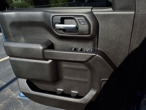 Used 2024 Chevrolet Silverado 1500 Custom w/ Turbomax Blackout Package AWD/4WD image 15