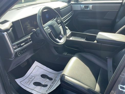 Used 2025 Hyundai Santa Fe SEL image 9