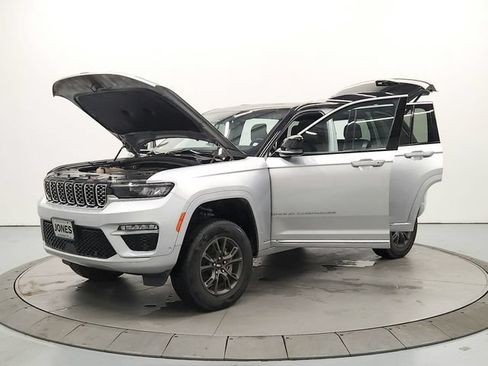 Used 2023 Jeep Grand Cherokee Summit AWD/4WD image 11