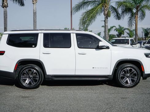 Used 2022 Jeep Wagoneer Series III w/ Rear Seat Video Group 1 image 12