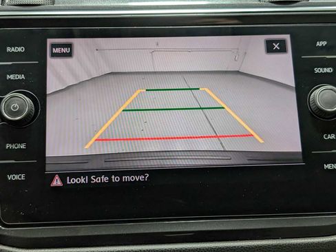 Used 2019 Volkswagen Tiguan SE image 25