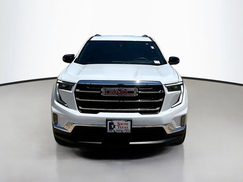 Used 2025 GMC Acadia Elevation w/ Elevation Premium Package FWD image 2