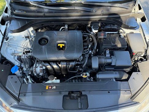 Used 2020 Hyundai Elantra SEL image 13