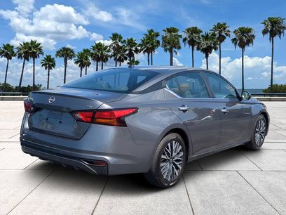 Used 2023 Nissan Altima 2.5 SV