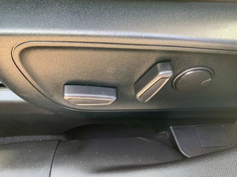 Used 2022 Ford Escape SE w/ SE Sport Appearance Package image 20