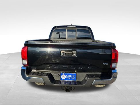 Used 2016 Toyota Tacoma TRD Off-Road image 7