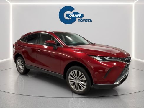 Used 2022 Toyota Venza XLE image 7