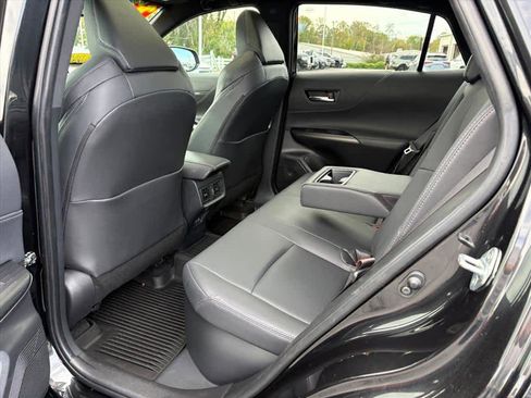 Used 2024 Toyota Venza Nightshade image 9