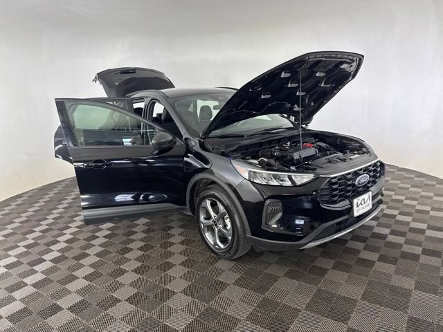 Used 2025 Ford Escape ST-Line AWD/4WD image 14