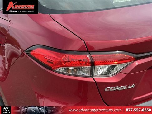 Used 2022 Toyota Corolla LE image 15