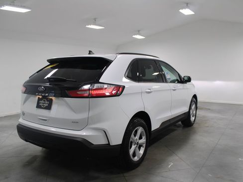 Used 2024 Ford Edge SE image 9