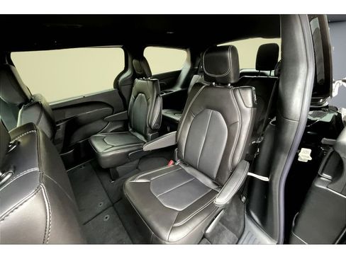 New 2026 Chrysler Pacifica Select FWD image 11