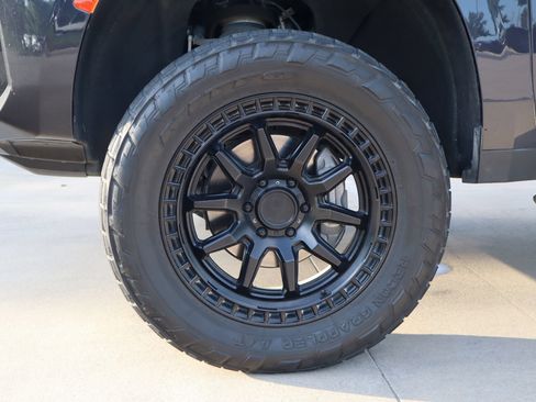 Used 2023 Chevrolet Suburban Z71 w/ Off-Road Capability Package AWD/4WD image 10
