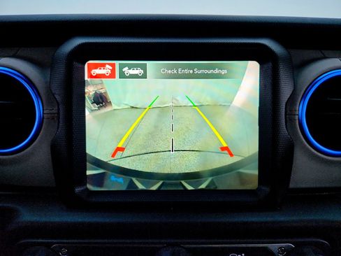 Used 2023 Jeep Wrangler Sahara image 14