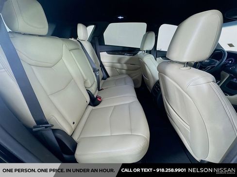 Used 2017 Cadillac XT5 FWD image 26