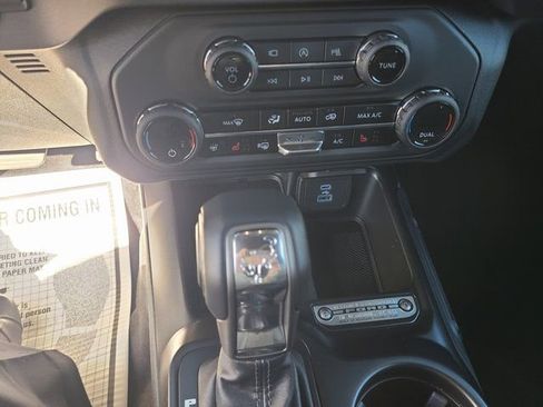 New 2025 Ford Bronco Outer Banks image 16