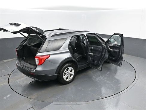 Used 2024 Ford Explorer XLT w/ Equipment Group 202A image 27