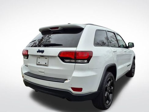 Used 2018 Jeep Grand Cherokee Laredo image 5