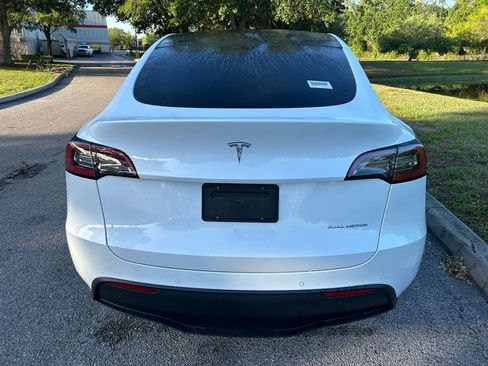 Used 2022 Tesla Model Y Long Range image 4