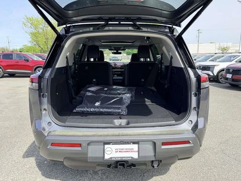 New 2026 Nissan Pathfinder SL w/ SL Premium Package AWD/4WD image 12