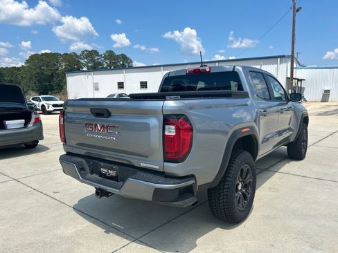 Used 2024 GMC Canyon Elevation w/ Trailering Package RWD image 3