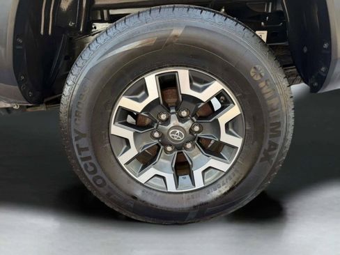 Used 2019 Toyota Tacoma TRD Off-Road image 30