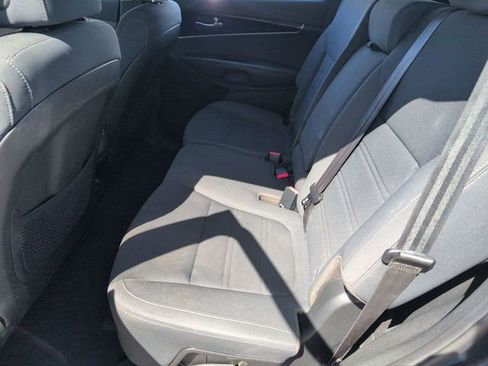 Used 2019 Kia Sorento S FWD image 22