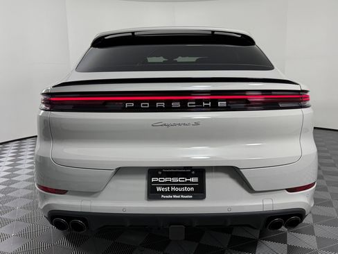 New 2026 Porsche Cayenne S image 10