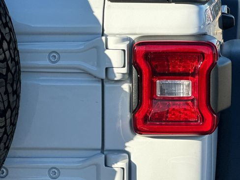 Used 2024 Jeep Wrangler Unlimited Rubicon w/ Convenience Group image 46