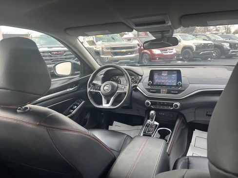 Used 2025 Nissan Altima 2.5 SR image 25