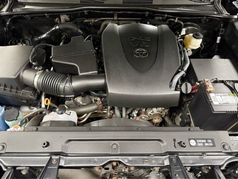 Used 2019 Toyota Tacoma SR5 image 34