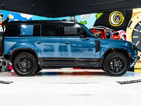 Used 2022 Land Rover Defender 110 X-Dynamic SE AWD/4WD image 4