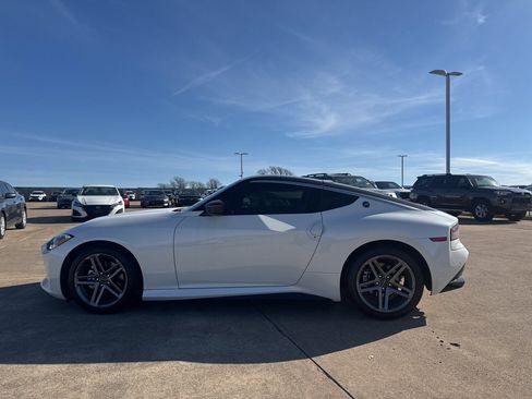 Certified 2025 Nissan Z Sport w/ Floor Mat Package image 13