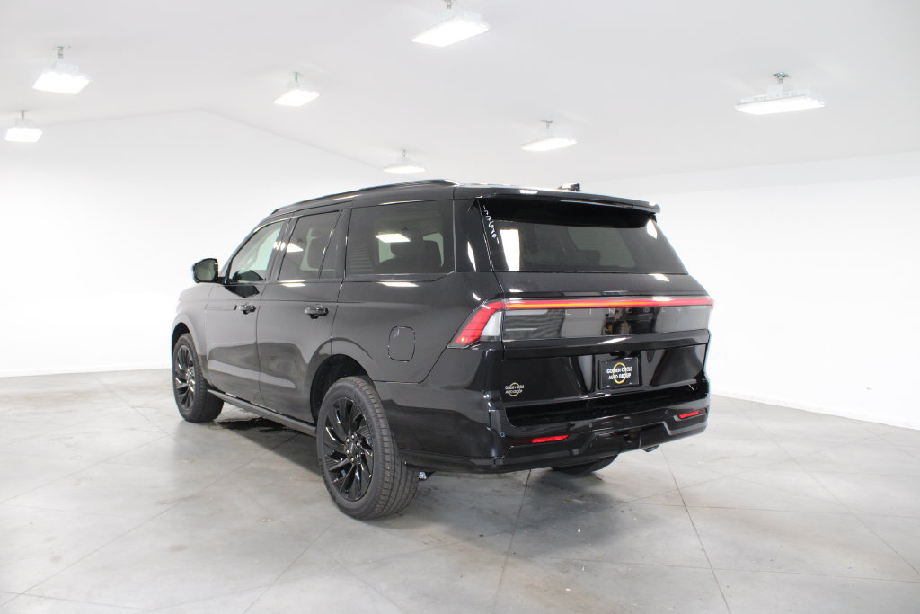 New 2027 Lincoln Navigator Reserve w/ Jet Appearance Package AWD/4WD image 6
