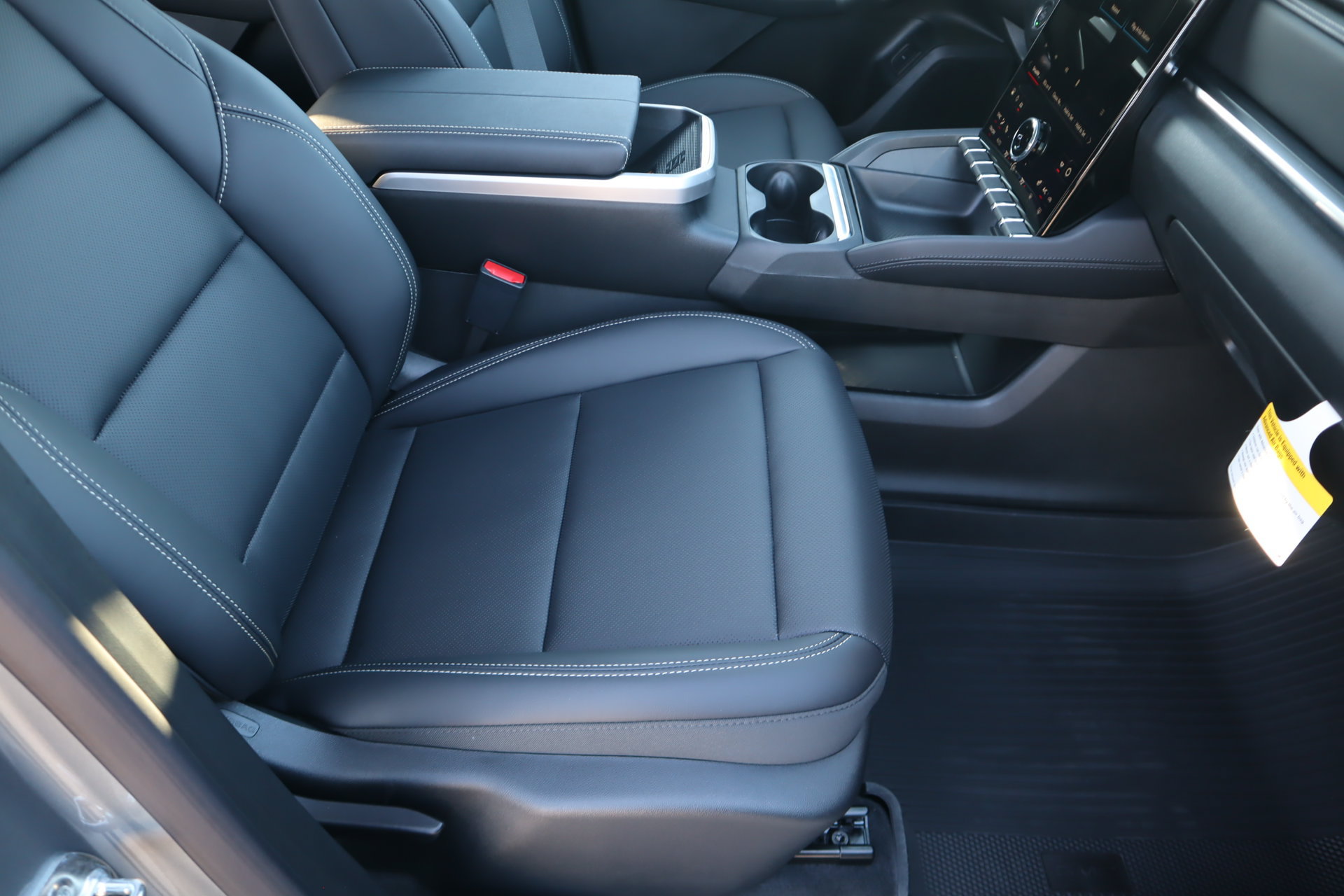 New 2027 GMC Terrain Elevation w/ Elevation Premium Package FWD image 15