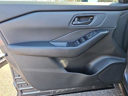 Certified 2025 Nissan Rogue S image 14