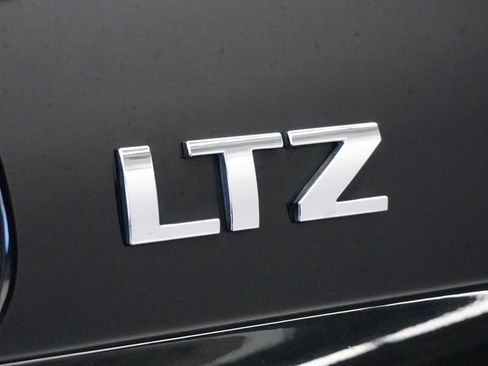 Used 2015 Chevrolet Suburban LTZ image 15