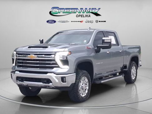 Used 2024 Chevrolet Silverado 2500 LTZ w/ LTZ Premium Package AWD/4WD image 3