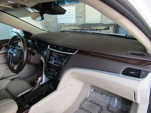 Used 2016 Cadillac XTS Premium FWD image 11