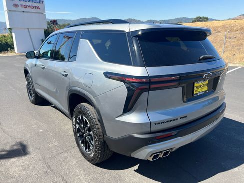 Used 2025 Chevrolet Traverse Z71 AWD/4WD image 8
