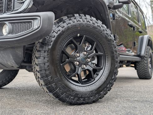 Used 2025 Jeep Wrangler Willys image 34