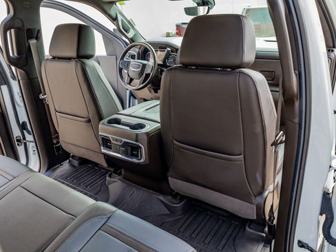 Used 2021 GMC Sierra 2500 Denali w/ Denali Ultimate Package image 32