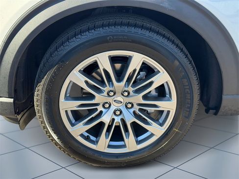 New 2025 Ford Explorer Platinum image 5