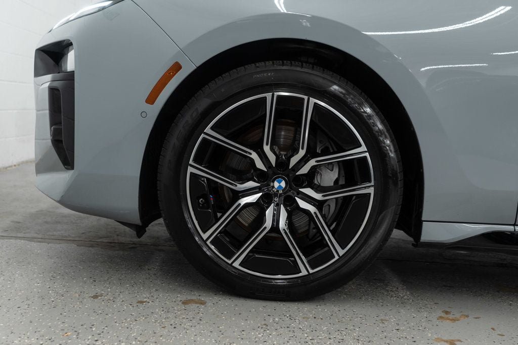 Used 2026 BMW 740i xDrive AWD/4WD image 45