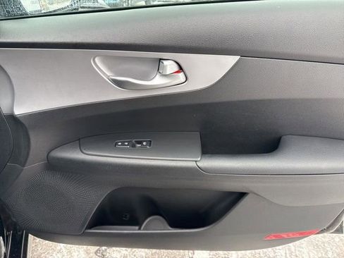 Used 2023 Kia Forte LXS w/ LXS Technology Package image 45