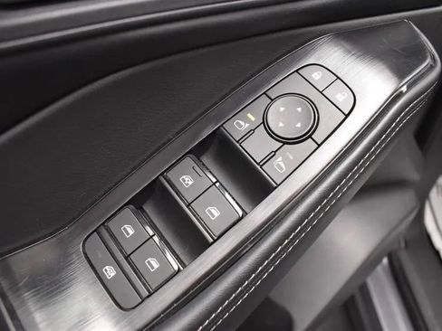 Used 2025 Nissan Rogue SV image 21