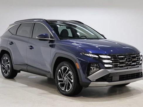 Used 2025 Hyundai Tucson Limited AWD/4WD image 1