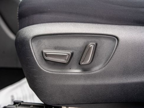 Used 2024 Toyota Highlander LE image 22