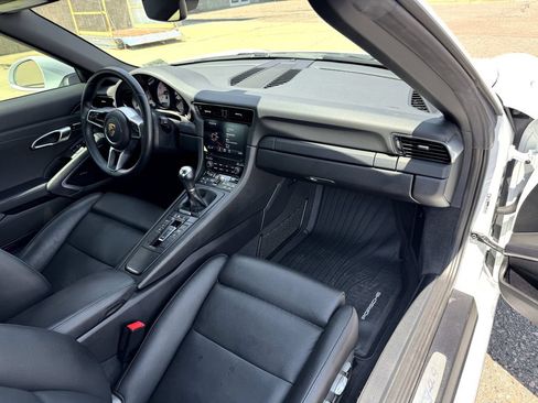 Used 2019 Porsche 911 Targa 4 AWD/4WD image 41