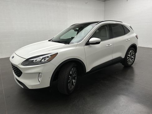 Used 2020 Ford Escape Titanium AWD/4WD image 5